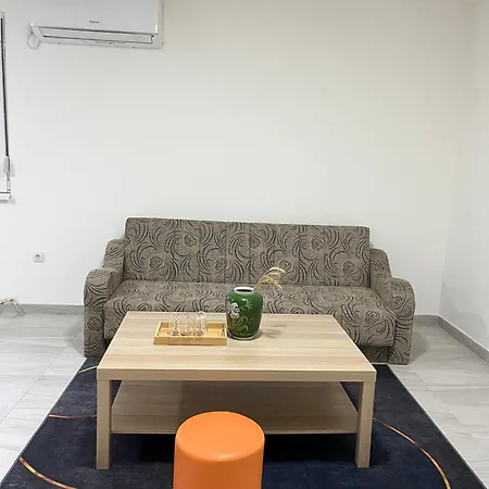 Airport Art Apartament *