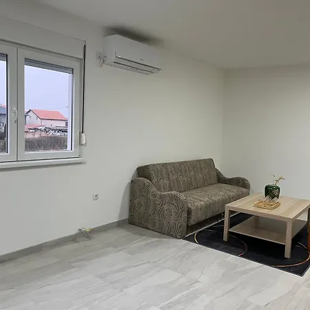 Airport Art 베오그라드